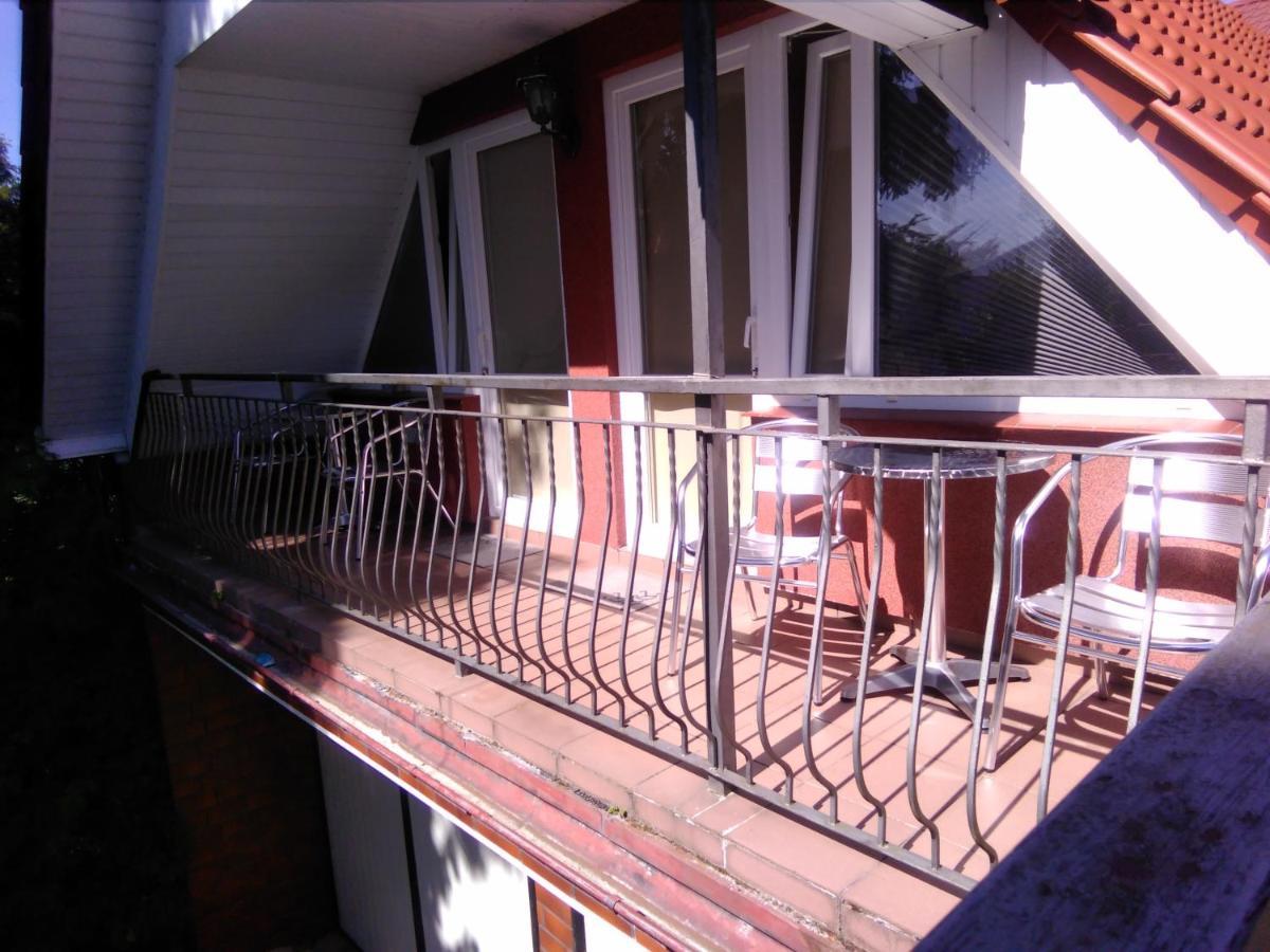 미엘노 Dom Pod Sosnami B&B 외부 사진