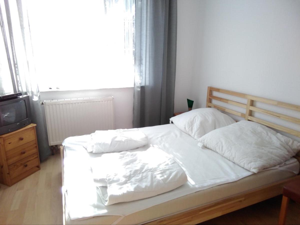 미엘노 Dom Pod Sosnami B&B 외부 사진