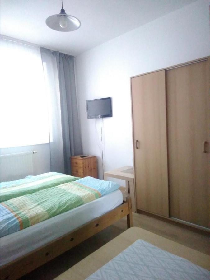 미엘노 Dom Pod Sosnami B&B 외부 사진