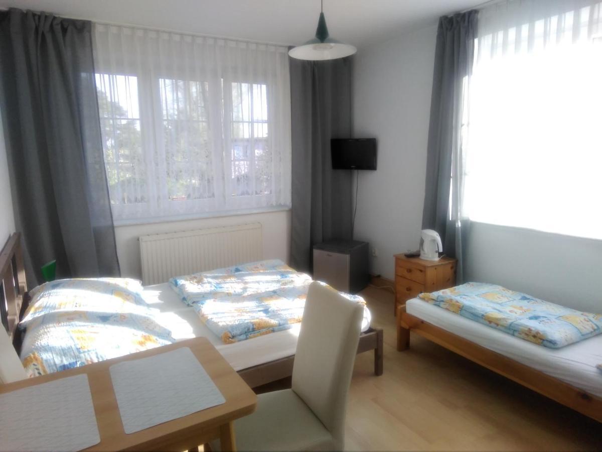 미엘노 Dom Pod Sosnami B&B 외부 사진