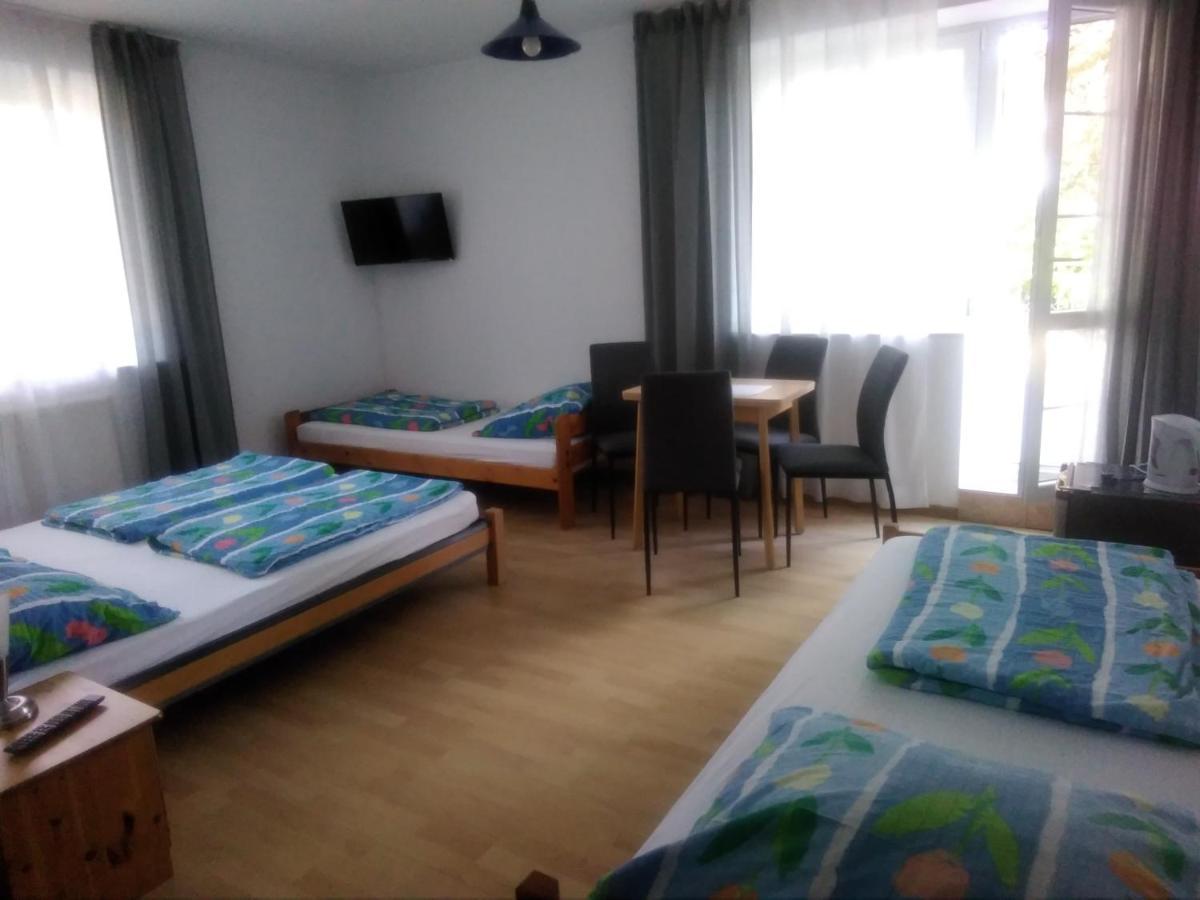 미엘노 Dom Pod Sosnami B&B 외부 사진