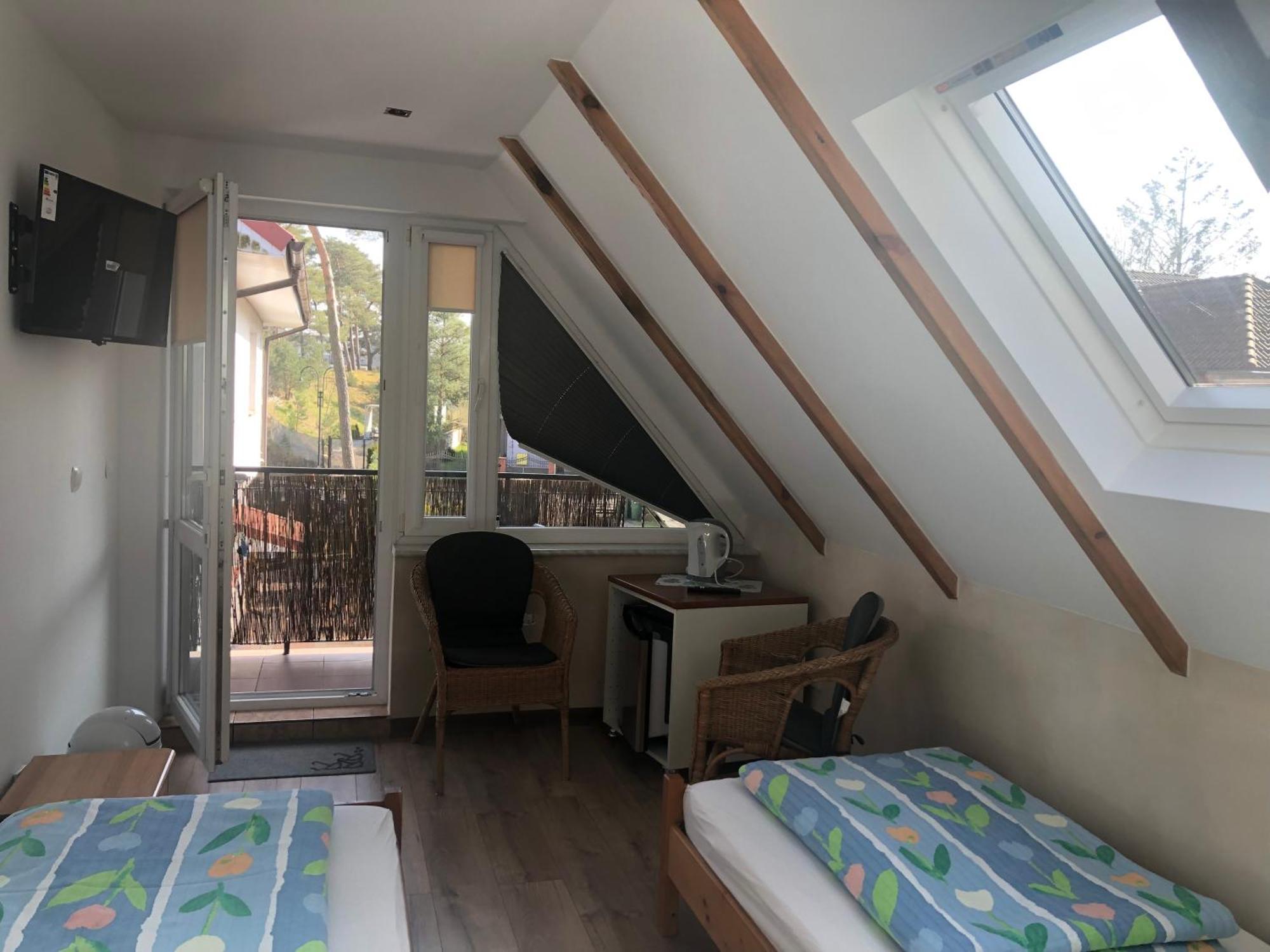 미엘노 Dom Pod Sosnami B&B 외부 사진